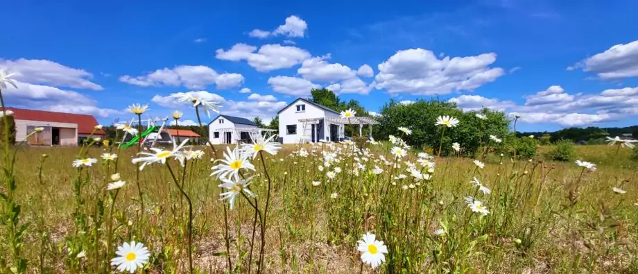 Dlaczego coraz więcej par wybiera domki z prywatnym jacuzzi zamiast hoteli SPA?